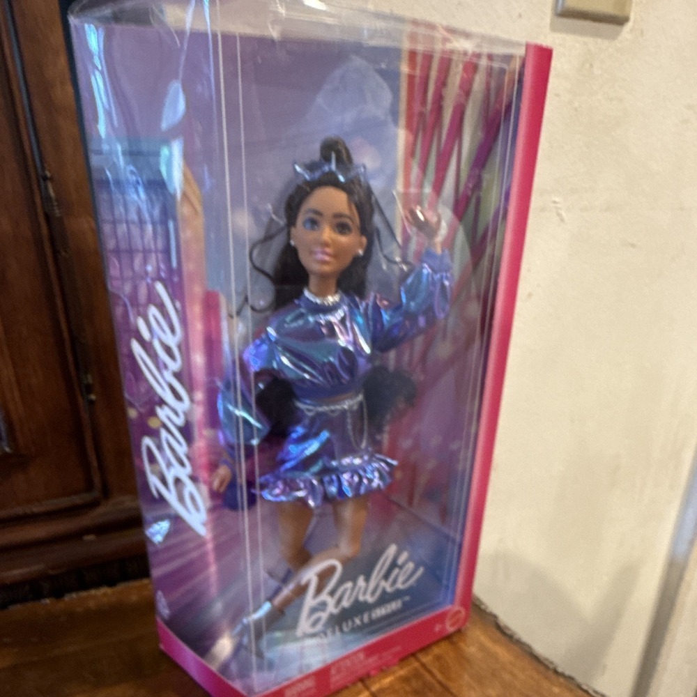 Barbie Deluxe Style Fashion Doll 11in Metallic Blue Outfit - Picture 3 of 4